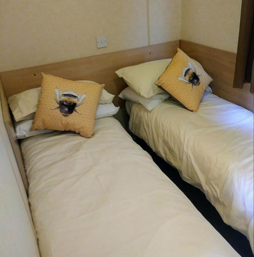 Rose Corner Apartment แอ็กซ์มินสเตอร์ ภายนอก รูปภาพ